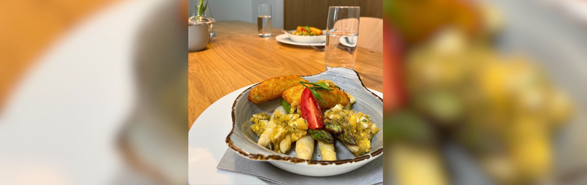 11er Frischkäse Täschle mit Spargel und Butterbröseln mit Ei