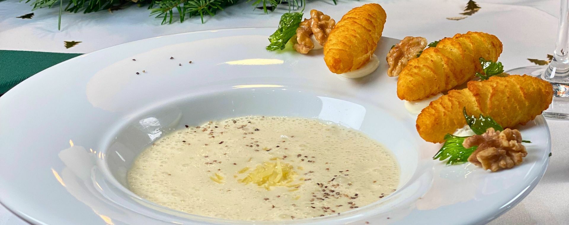 11er Knusper Kroketten mit Bergkäsesuppe