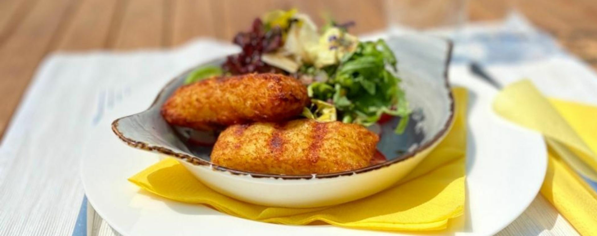 11er Frischkäse-Taschen mit Avocado Rucola Salat
