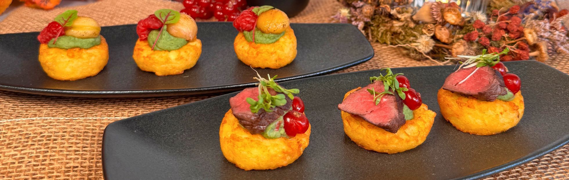 Tartellette di Rösti 11er ripiene di crema di castagne, spinaci e filetto di capriolo
