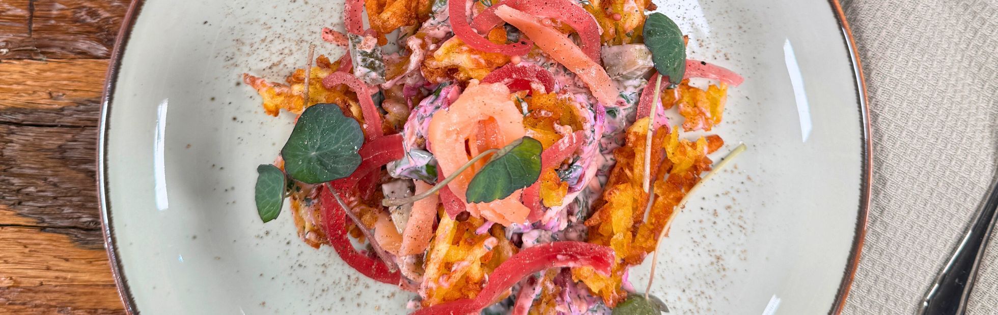 Knuspriger Rösti-Kartoffelsalat mit Bärlauch