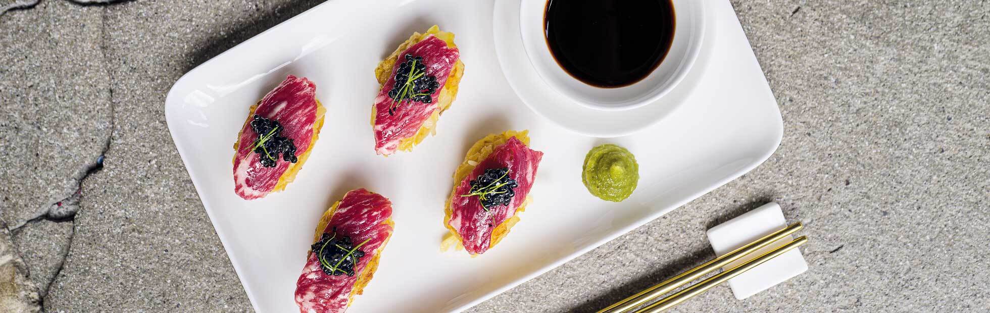 Alpensushi mit Dry Aged Beef und Alpenkaviar