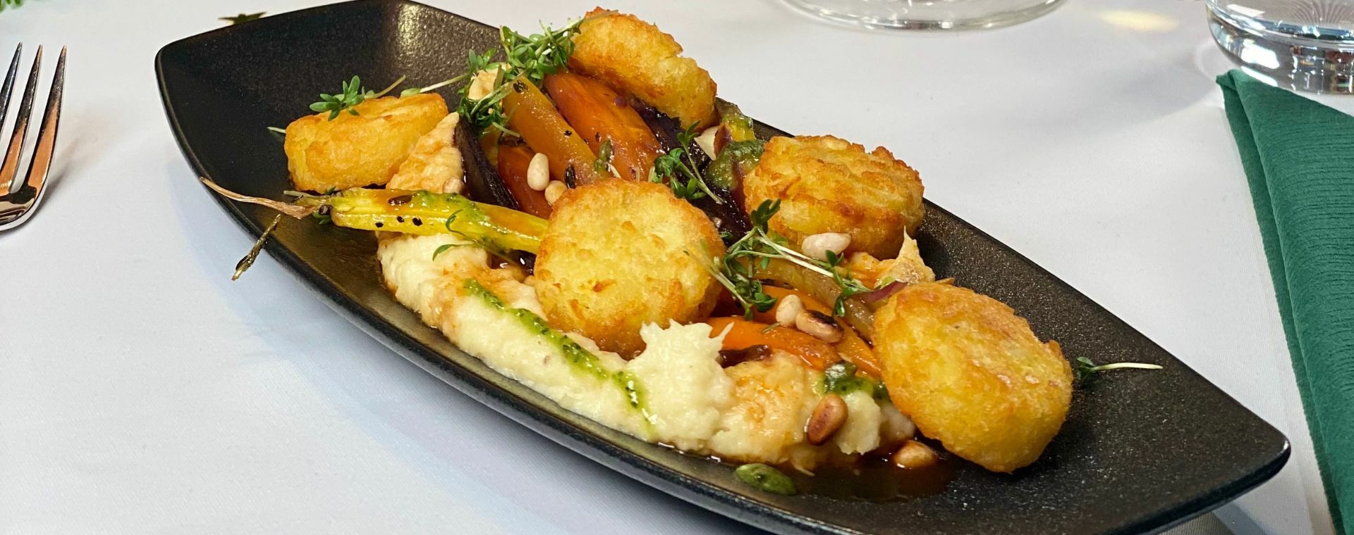 11er Mini Rösti, natur auf Pastinaken-Püree