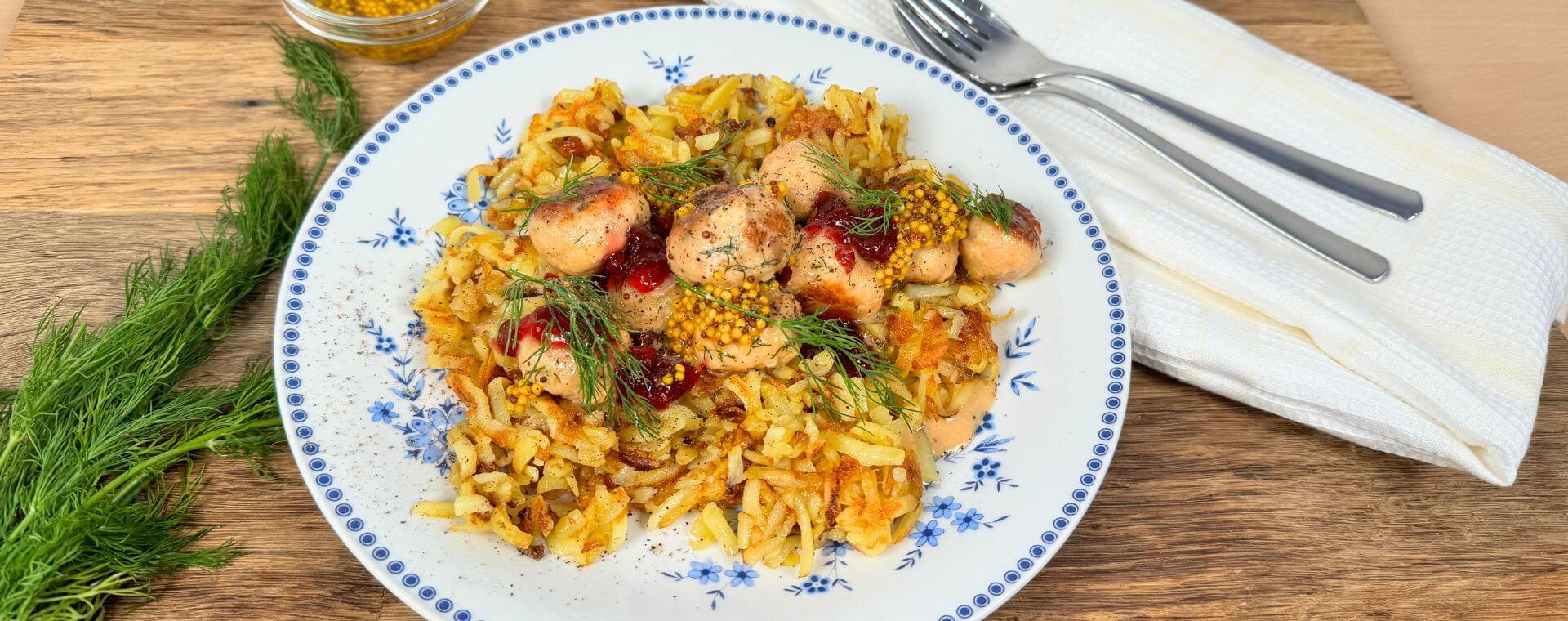 11er Rösti-Kartoffeln mit Lachs-Köttbullar in Dillrahmsauce