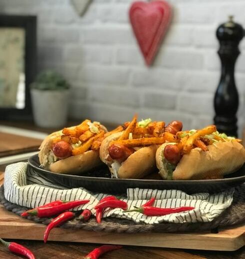 11er Backofen&nbsp;Pommes&nbsp;| Grammel Pommes mit rustikalem Hot-Dog Image