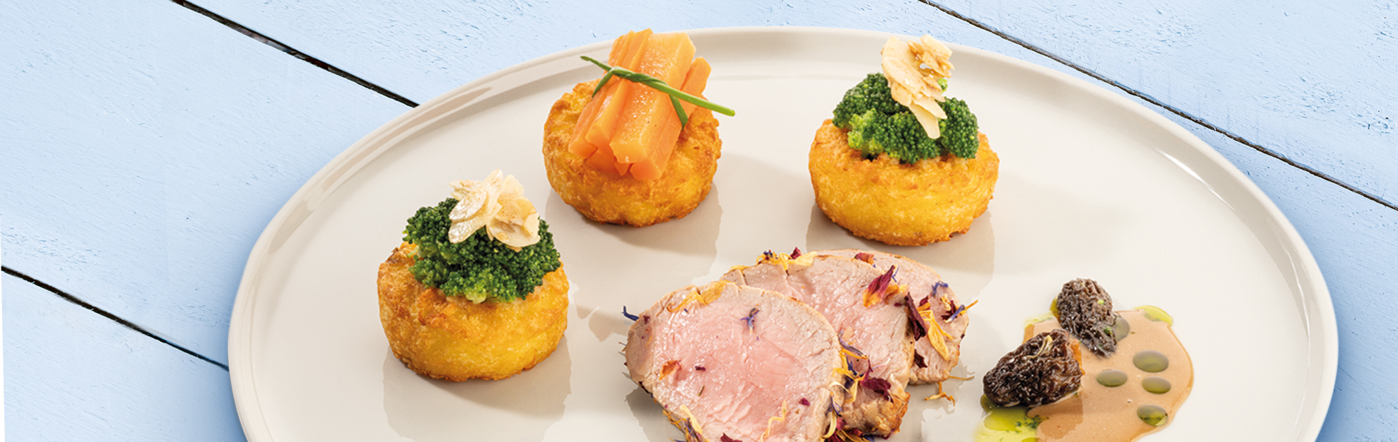 11er Rösti Tartelettes with Veal Fillet and Morel Cream Sauce