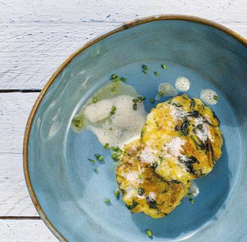 Rösti cheese dumplings with brown butter Image
