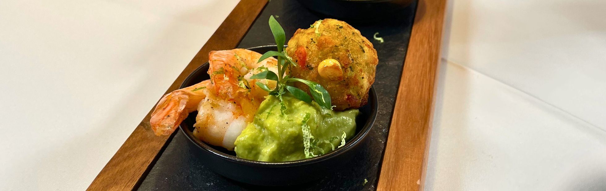1er Gemüse-Kartoffel Snack mit Knoblauch-Garnelen & Avocado-Creme